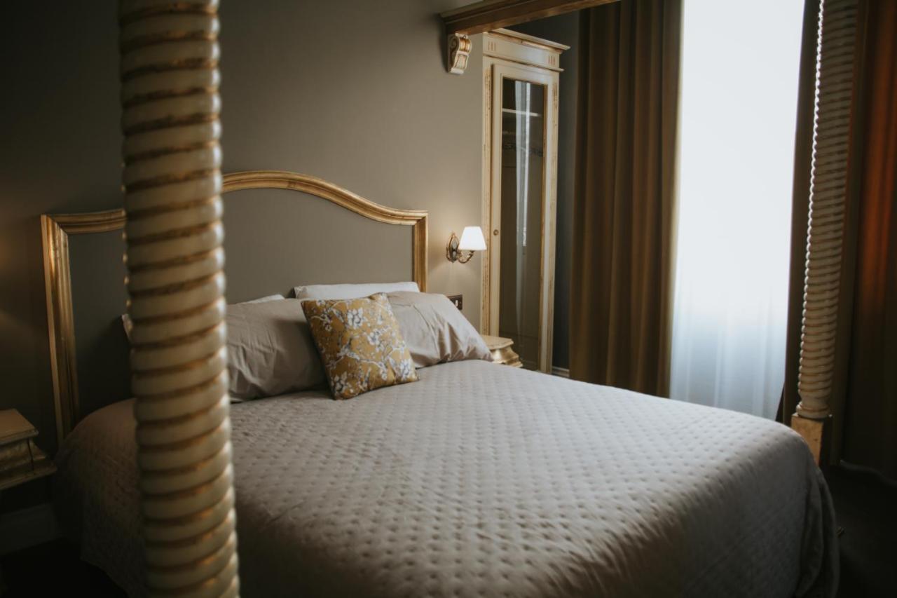 B&B Locanda Della Vittoria คาตาเนีย ภายนอก รูปภาพ