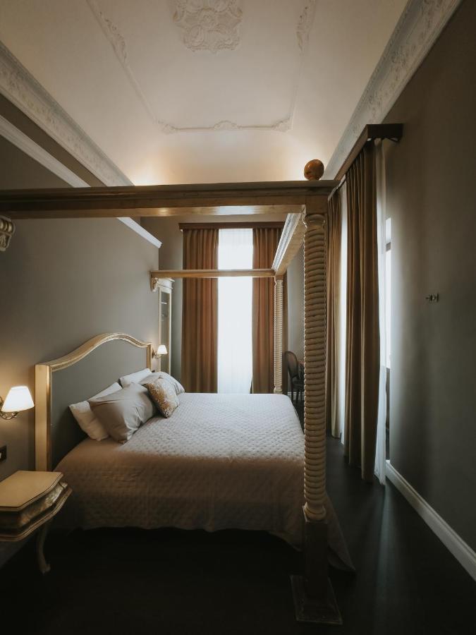 B&B Locanda Della Vittoria คาตาเนีย ภายนอก รูปภาพ